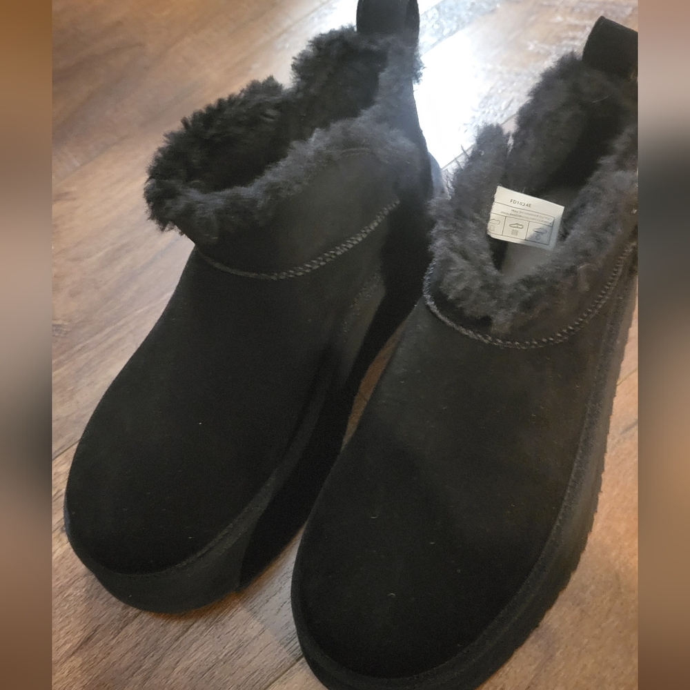 Koolaburra Black Suede Fleece-Lined Winter Slip-On Boots